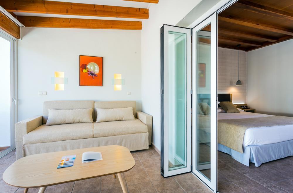 Sirenis Hotel Club Siesta Santa Eularia des Riu Room photo